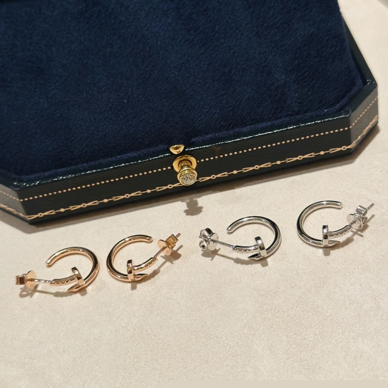 Ca*t*er earrings